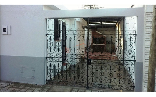 Local En Venta Y Alquiler En Centro De Maldonado - Excelente Ubicación Comercial- Ref: 21949