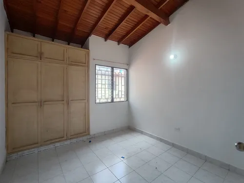 Casa En Arriendo En Avenida Libertadores. Cod A27264