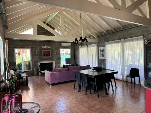 Casa En Venta - 2 Dormitorios 2 Baños - 1.400mts2 - General Rodríguez