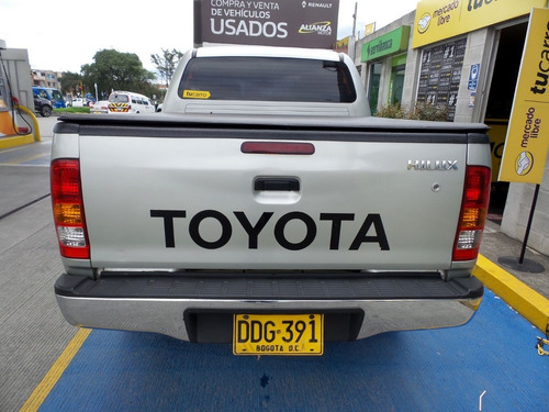 Toyota Hilux 4x2 Doble Cabina