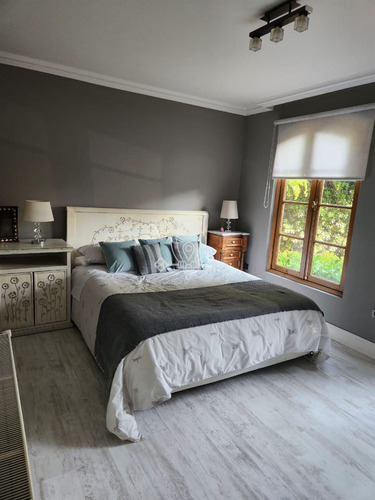 Casa Estilo Ingles En Venta De 7 Dorm. Las Brisas En Colina
