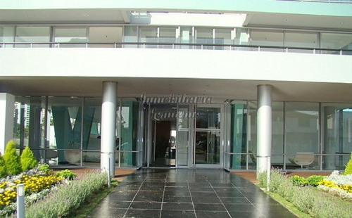 Alquiler Anual-venta Apartamento 2 Dormitorios Torre Francia.- Ref: 231