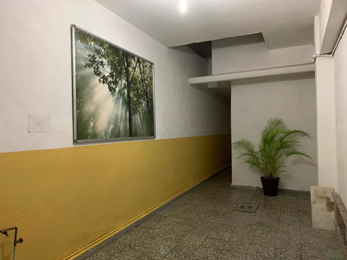 Magnífico Edificio Invluye 5 Departamentos! Trato Directo!!!
