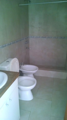 Imagen 3 de 8 de Departamento Centrico Con Cochera