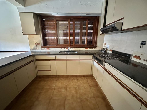 Casa En Alquiler En Vicente Lopez, Olivos - 5 Ambientes