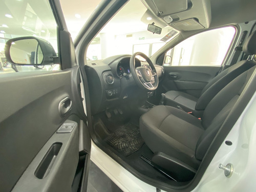 Imagen 17 de 25 de Renault Kangoo Express Emotion 5 Asientos 1.6 Stock Físico