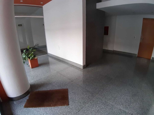 Particular Vendo Dpto 2 Dorm. Y 2 Baños Centro.