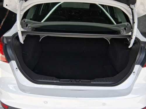 Ford Focus Sedan Titanium 2.0 PowerShift