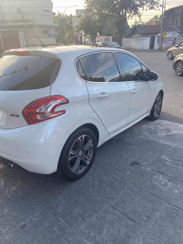 Peugeot 208 1.6 Feline 2014
