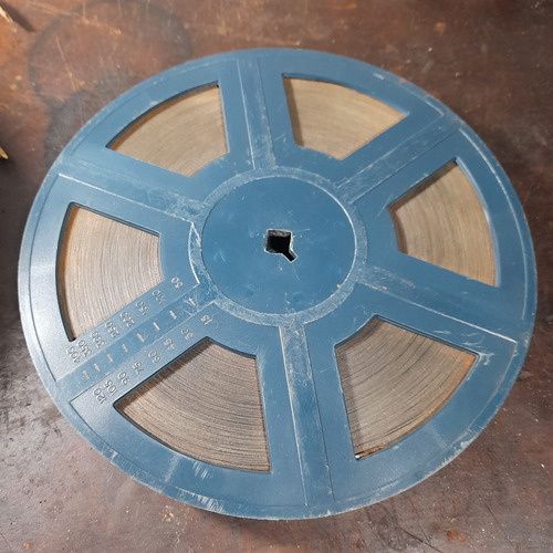 Imagem 2 de 5 de Carretel Para Rolo De Filme 16mm Com 18 Cm Diâmetro Plástico