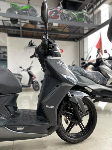 Imagen 5 de 8 de Kymco Agility 200i - Usado - Motos M R