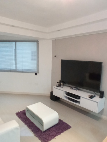 Imagen 13 de 29 de Apartamento En Guatire, La Mejor Zona, Remodelado, Concepto Abierto, Vista Panoramica, Cerca De Terminal De Pasajeros Y Centros Comerciales