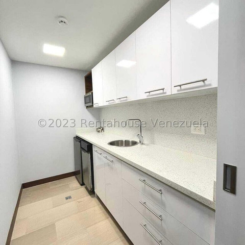 Espectacular Oficina En Alquiler En Las Mercedes. #24-5688
