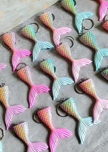 Llaveros Cola De Sirena 20 Uni + 15 Tiburones Porcelana Fria