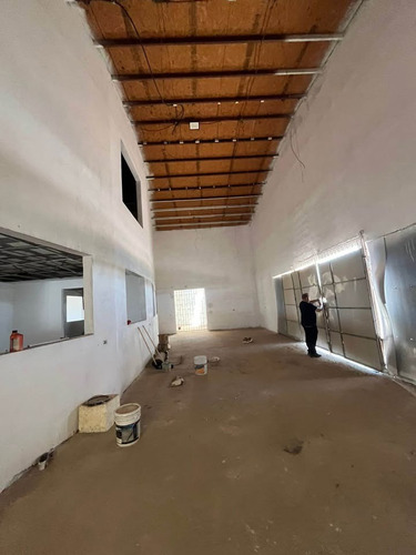 Terreno 10 Mil Metros Con Construcciones Como Bodegones Ideales Para Trailers O Maquinaria Pesada Gran Espacio!! Descuento En Efectivo