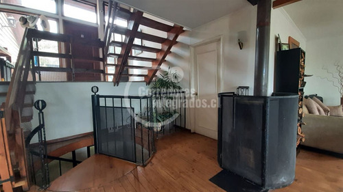 Casa En Venta De 7 Dorm. En Santo Domingo