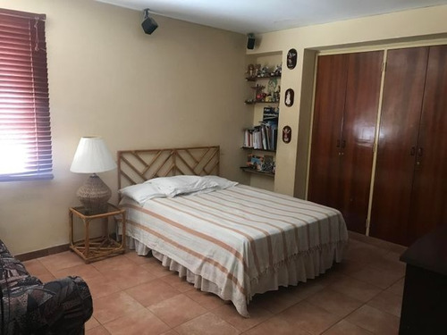 Imagen 10 de 16 de Livy Ramirez Vende Casa En Lomas De Prados Del Este Mls #22-18258