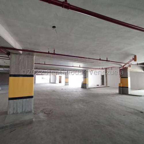 Alquiler De Espléndido Apartamento En Las Mercedes / Cl. Mls-24-22182