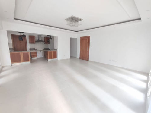 Apartamento En Venta En Ensanche Serrallés, Santo Domingo