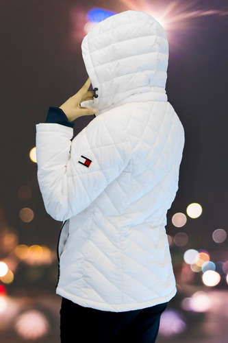 Chamarra Tommy Hilfiger Color Blanco Mod. Tw4mp215 Con Gorro