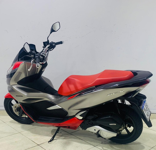Imagem 4 de 6 de Pcx Sport