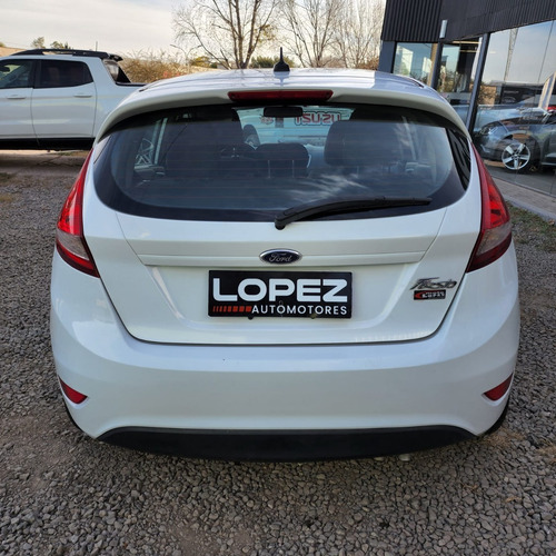 Imagen 7 de 9 de Ford Fiesta 1.6 Kd Titanium 5p 2013