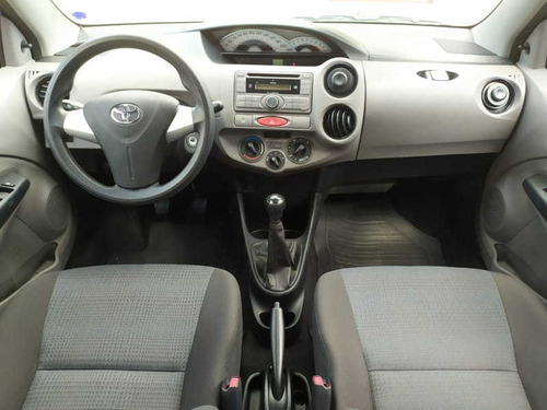 Toyota Etios 1.5 Xs Sedan 16v Mec