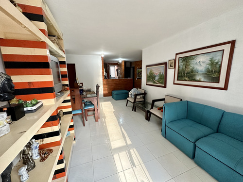 Se Vende Apartamento En Tercer Piso Sin Ascensor En Barrio La Floresta-7505