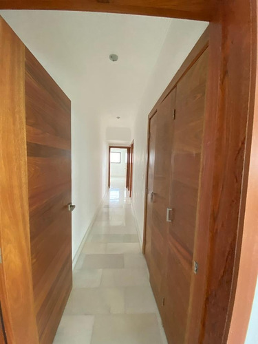 Imagen 3 de 27 de La Esperilla Apto. Nuevo, Piso 7 - 3hbs -3 Parqueos - Hermosa Vista Al Mar Y A La Ciudad - Área Social Con Lounge Bar Piscina Con Hidroterapia -gimnasio-spa De Masaje - Sauna- Área Infantil -salón