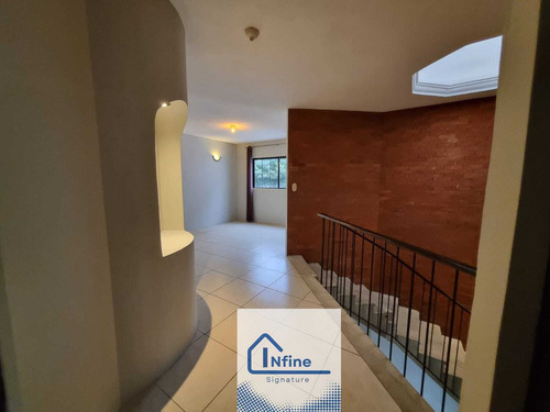 Hermosa Casa En Venta, Ubicada En Excelente Sector