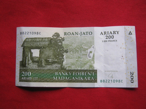 Madagascar 200 Francos 2004