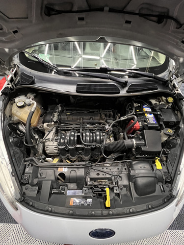 Ford Fiesta Kinetic 1.6 Titanium Powershift 120cv