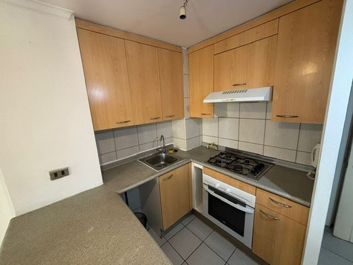 Depto En Arriendo De 1 Dorm, En Ramon Corvalan 8, Santiago