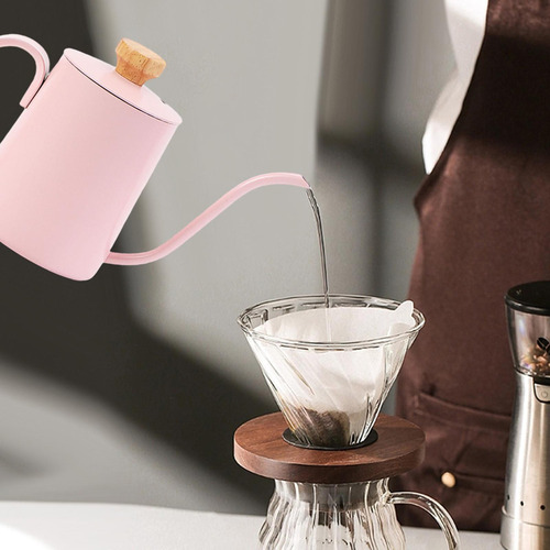 A Vierta Sobre De Café Cafetera De Goteo Manual Larga Y Rosa
