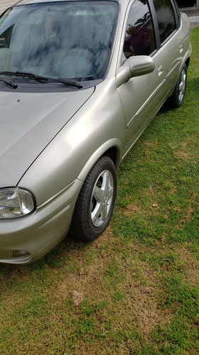 Imagen 4 de 9 de Chevrolet Corsa Classic Gls 1.4 4 Cuertas