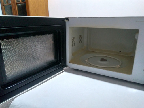 Microondas Bgh Quick Chef B120m16 Blan20l 220v. Sin Plato (Usado)