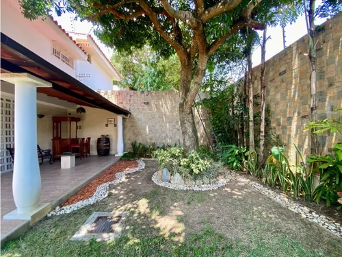 Casa En Venta Con Planta Eléctrica Macaracuay