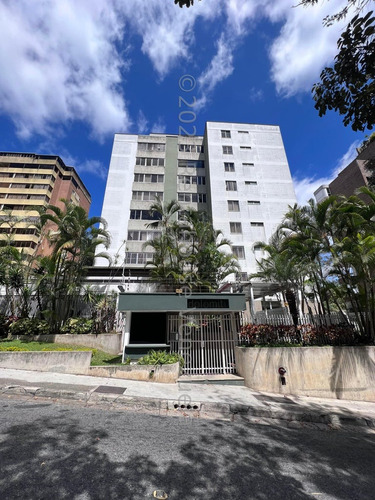 Claudia Sarmiento Vende Apartamento / En Los Naranjos Del Cafetal 23-22902 Yf