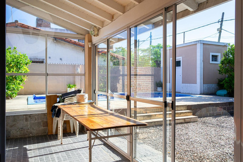 Casa En Venta - Lomas De Zamora, Caseros Al 1700