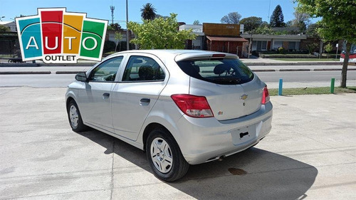 Chevrolet Onix Joy 2017 Gris Plata 5 Puertas