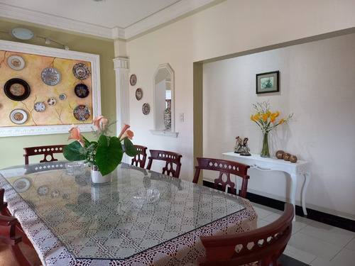 Oportunidad, Remate: Casa Con Excelentes Acabados Y Estado De Conservación En Oportunidad, Sin Pasivos. Cuenta Con Espacios Amplios Y Comodidades En Toda La Casa.