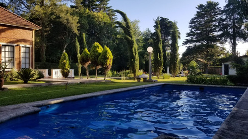 Permuta O Venta Hermosa Casaquinta O Permanente - 2 Casas