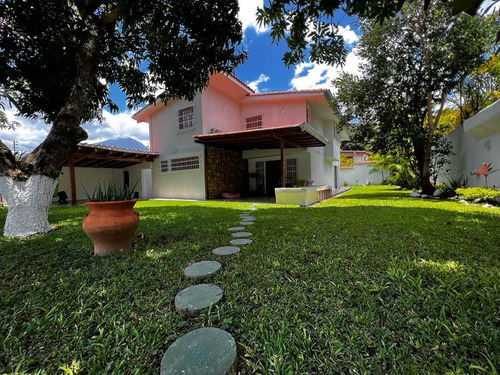 Imagen 18 de 18 de Casa En Macaracuay 600mt2 Caracas Calle Cerrada.