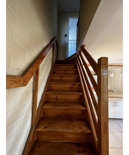 Hermosa Casa En Venta, 2 Pisos, 2d1b, Sector Tranquilo, Club