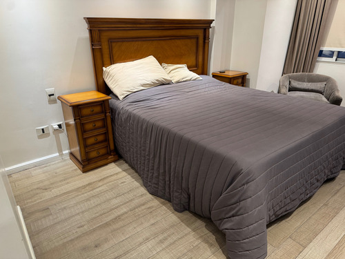 Cama 2 Plazas 1,90 X 1,60 Y 2 Mesitas De Luz Madera Cerezo Cerezo Clásico (Usado)