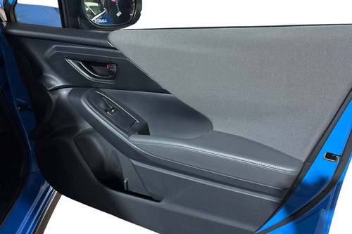 Subaru Cross Trek (IN) 2.0 DYNAMIC EYESIGH AT 4X4