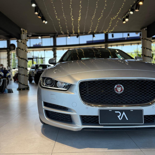 Jaguar XE 2.0 Se 240cv
