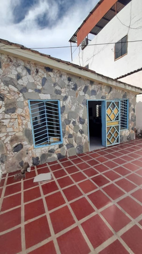 Imagen 1 de 11 de Casa En Los Apamates, Guacara. Plc-857