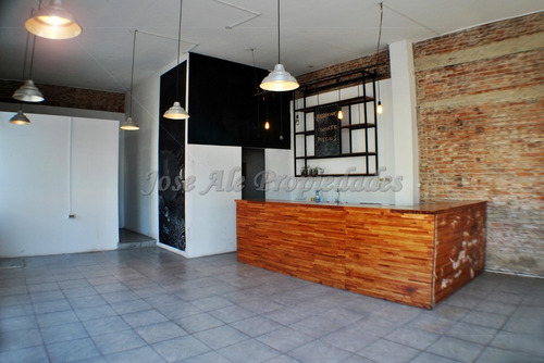 Imagen 2 de 8 de En Venta - Local Comercial En Colonia De Sacramento