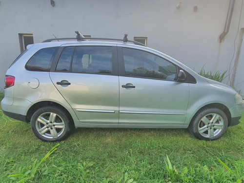 Volkswagen Suran 1.6 I Trendline 90b 2009